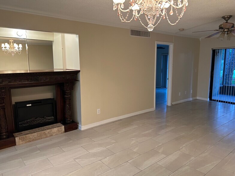 Building Photo - 2517 S 17th St