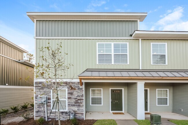 Building Photo - 320 High Grv Wy