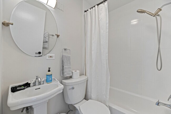 Building Photo - 9084 Barberry Ln