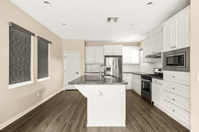 Building Photo - 2754 Overlook Point Dr