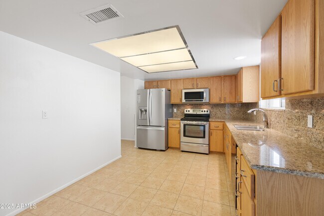 Building Photo - 3809 N 85th Pl