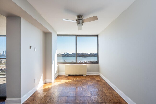 Building Photo - 9060 Palisade Ave