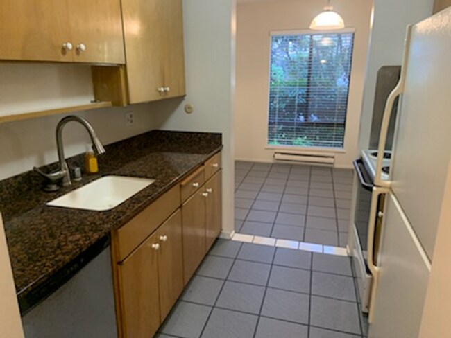 Building Photo - One Bedroom Condo Available in Watergate C...