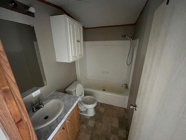 Building Photo - 885 William Vause Ln