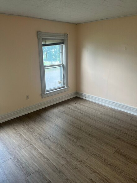 Building Photo - 607 W Dominick St