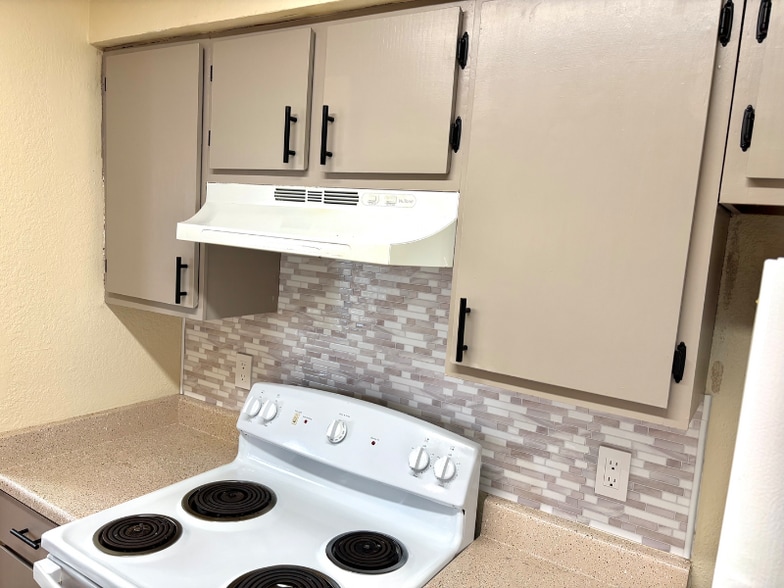 Building Photo - 6303 Worchester Knoll