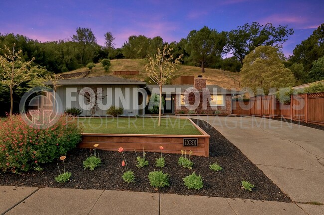 Building Photo - Stylish Single-Level Home by Loma Verde Pr...