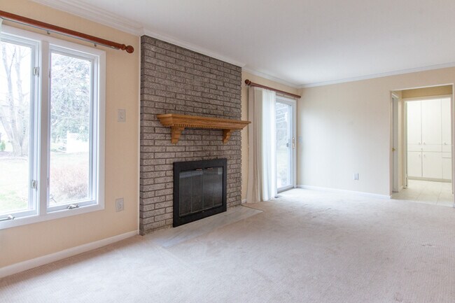 Building Photo - 3535 Balfour Dr