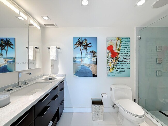 Building Photo - 2715 N Ocean Blvd