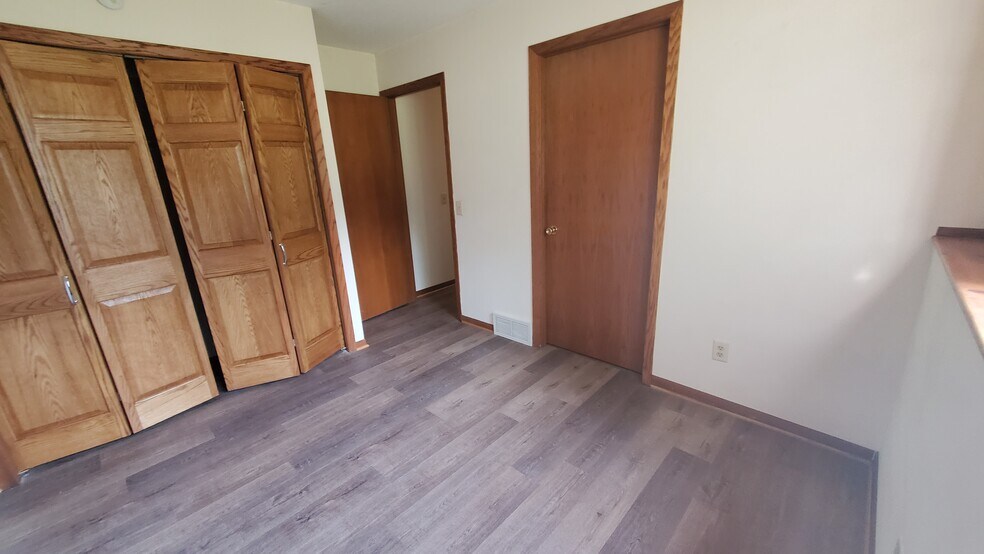 Building Photo - 719 Crawford Dr
