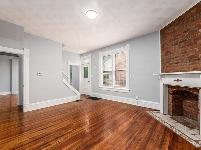 Building Photo - 325-327 West 1st Avenue