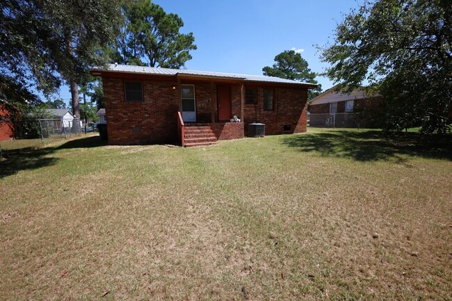 Building Photo - 612 Scott Dr