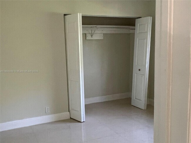 Building Photo - 2510 NW 116th Terrace