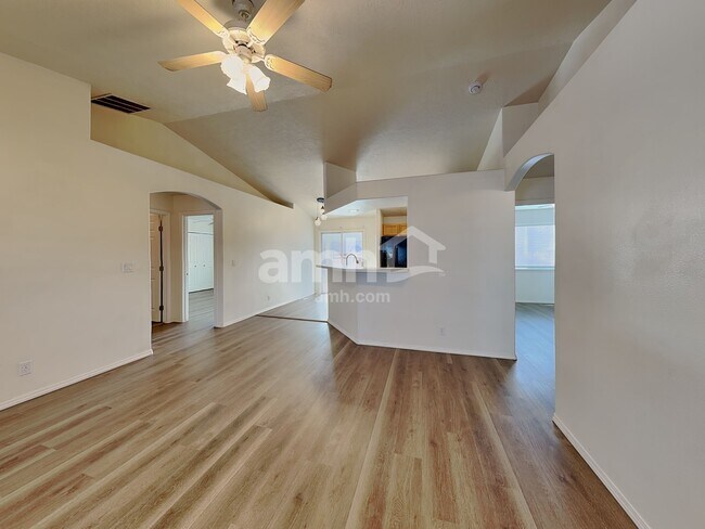 Building Photo - 1149 N Caterpillar Ave