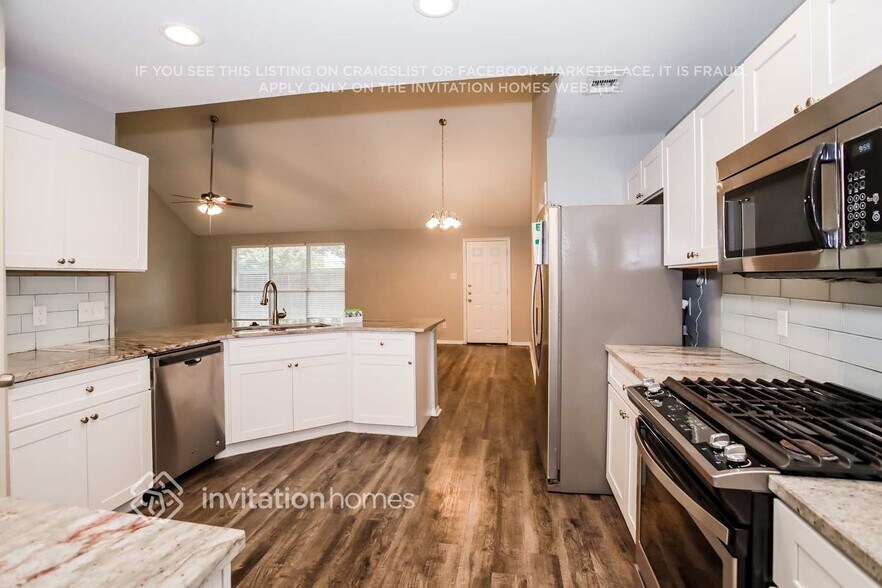 Building Photo - 801 Dayspring Dr