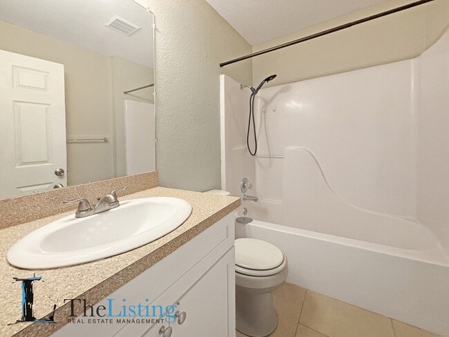 Building Photo - 5637 Viburnum Ct