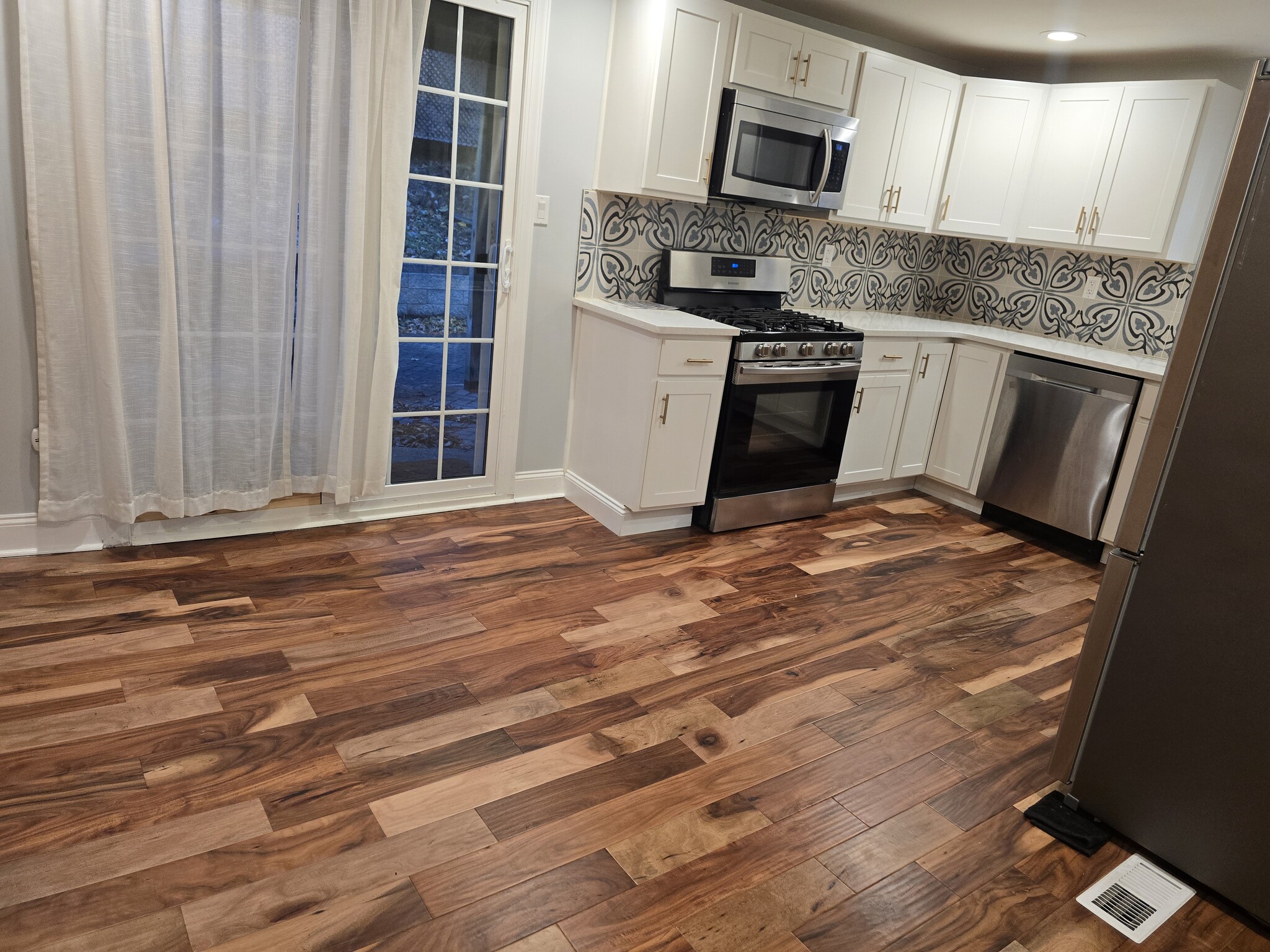 Building Photo - 4338 Coleridge St