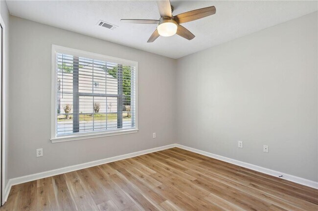 Building Photo - 2335 Winthrope Way Dr