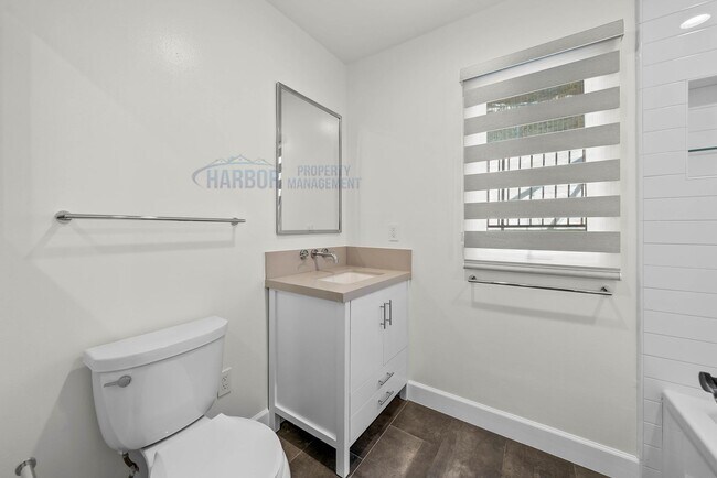 Building Photo - Palos Verdes Estates luxury home is now av...