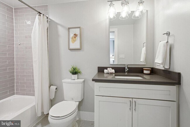 Building Photo - Welcome to this Modern 2BR/2BA condo located in Brookland