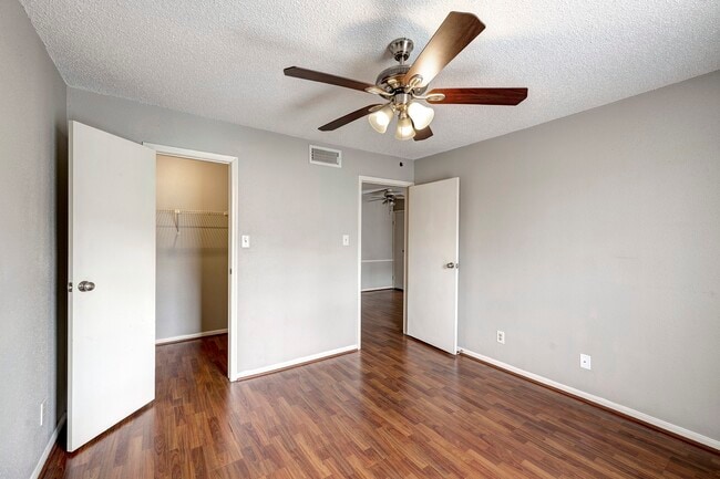 Building Photo - 2120 El Paseo St