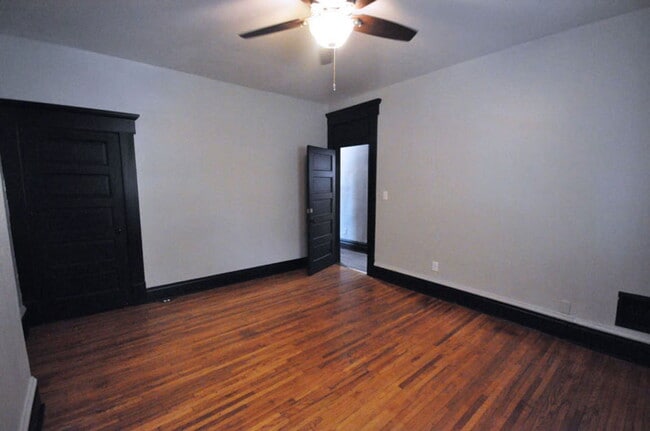 Building Photo - 131 W 8th Ave