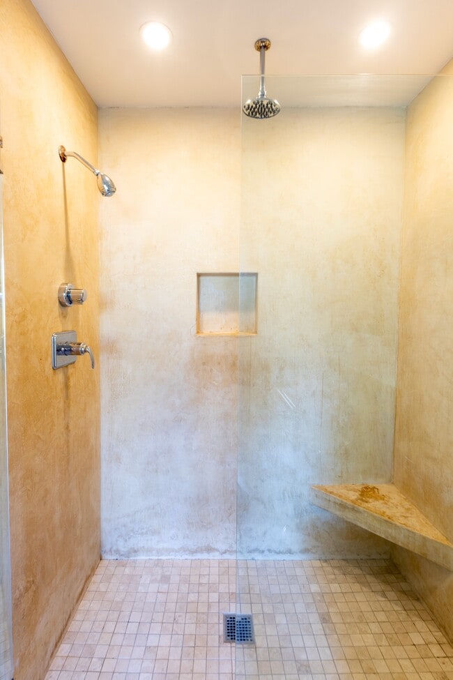 Building Photo - 2924 Arriba Way