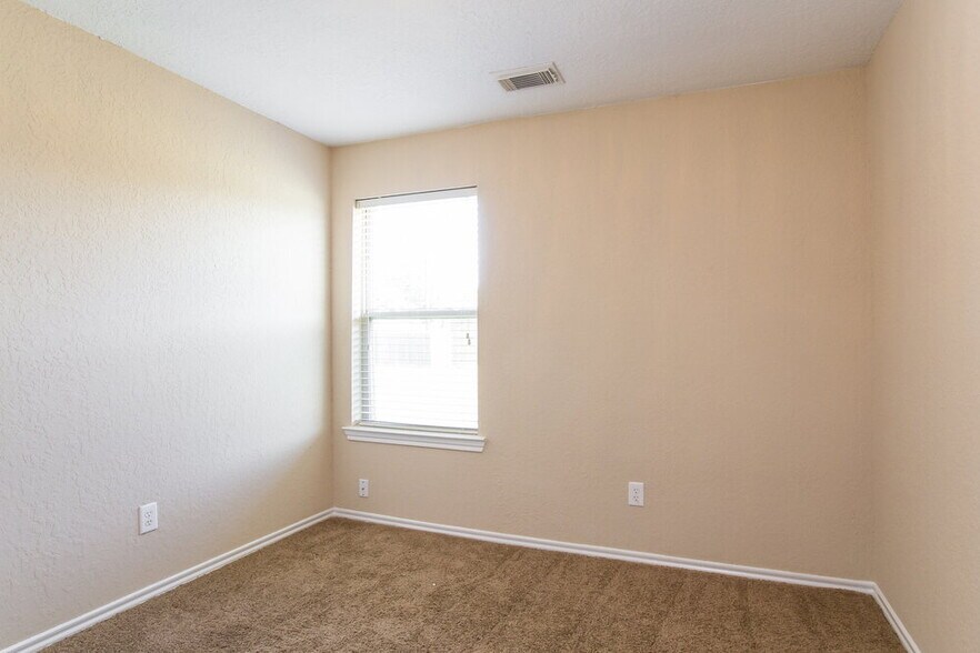 Building Photo - 3702 Primrose Trace Ln