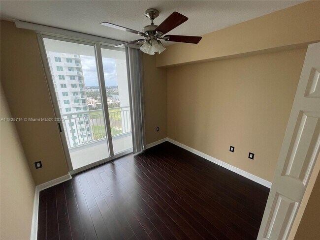 Building Photo - 1755 E Hallandale Beach Blvd
