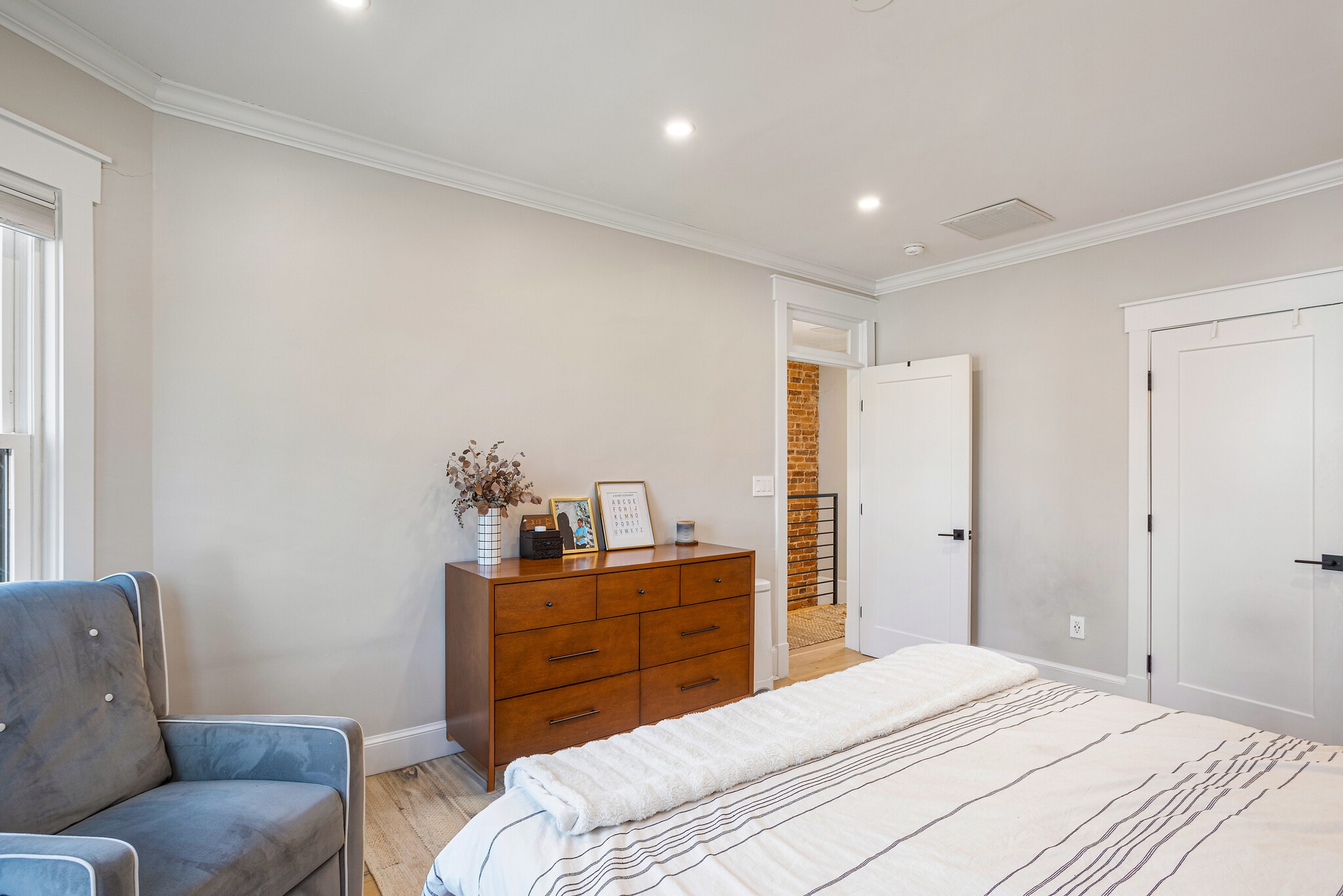 Primary - 118 15th St NE