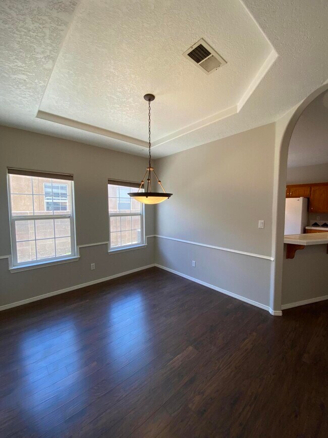 Building Photo - 7305 Peregrine Rd NE