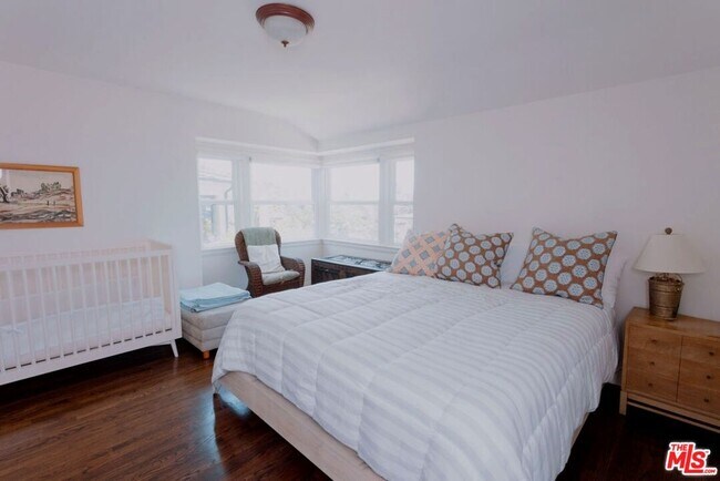Building Photo - 31506 Bluff Dr