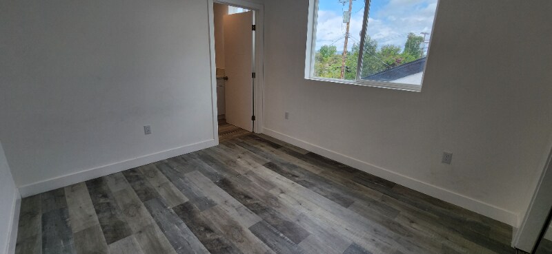 Building Photo - 12648 Oxnard St