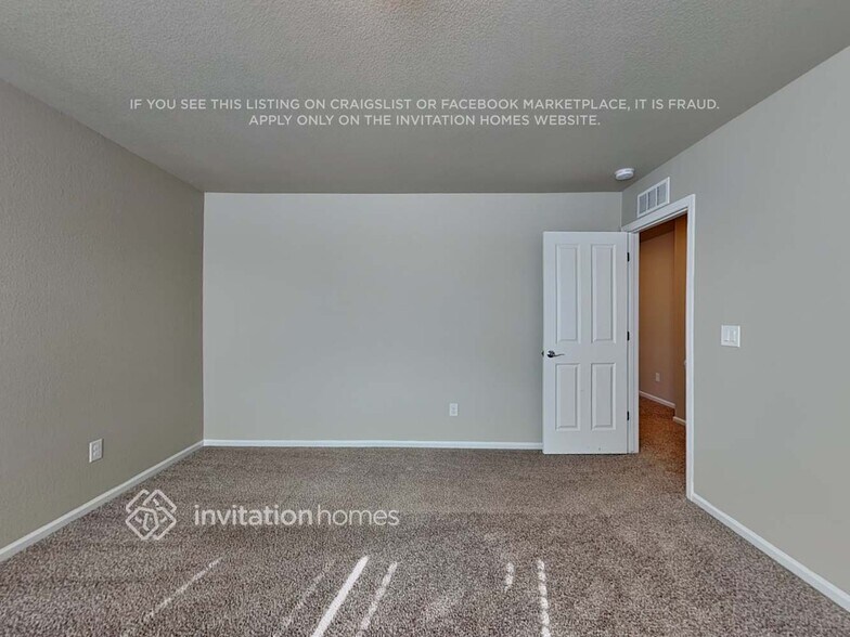 Building Photo - 11217 House Finch Ln