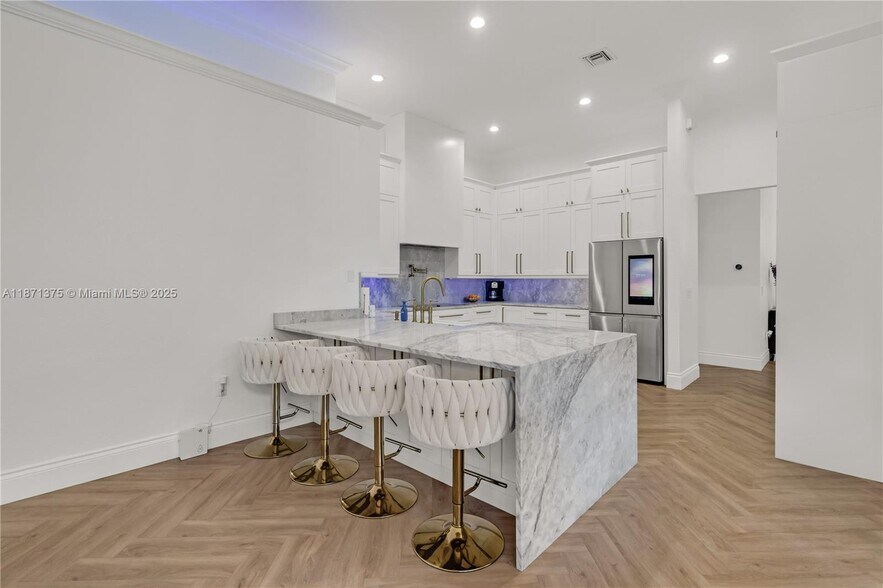 Building Photo - 5478 SW 189th Ave