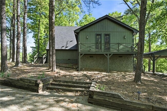 Building Photo - 114 Cherokee Dr S