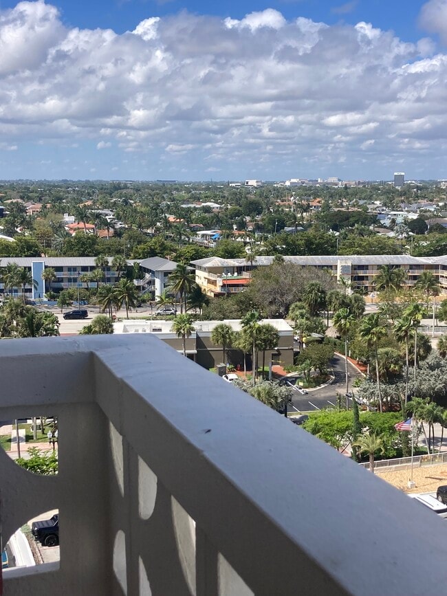 Building Photo - 4010 Galt Ocean Dr