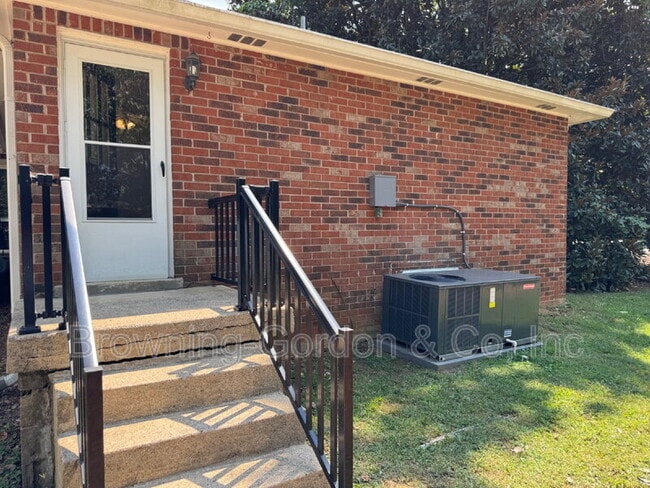Building Photo - 118 Lincoln Ct