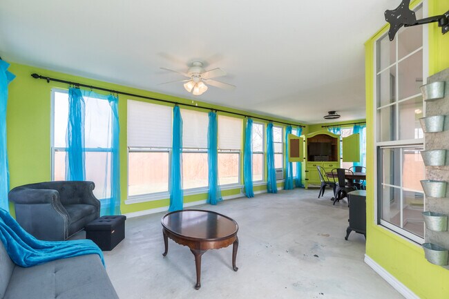 Building Photo - 5072 Big Sky Dr