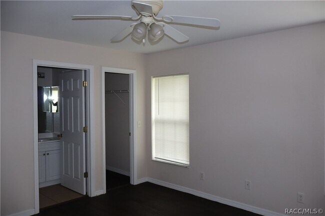 Building Photo - 9047 N Travis Dr