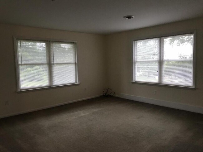Primary Photo - 35 E Church Street, Unit B