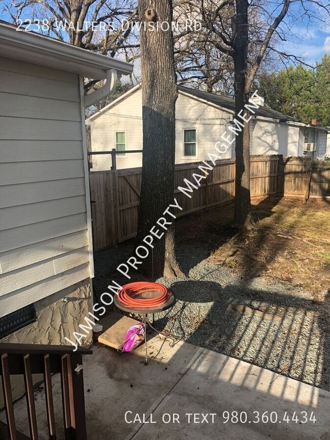 Building Photo - 2238 Walters Division Rd