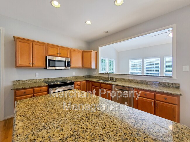 Building Photo - 15 Silverthorn Ct