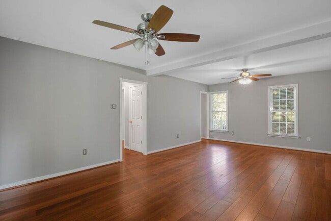 Building Photo - Beautiful 2-Story Home with Florida Room, ...
