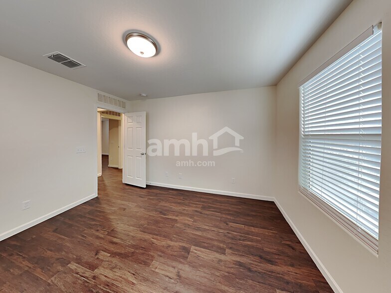Building Photo - 6833 E Posada Cir