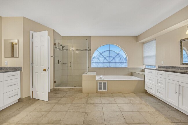Building Photo - 8982 Indian River Run S