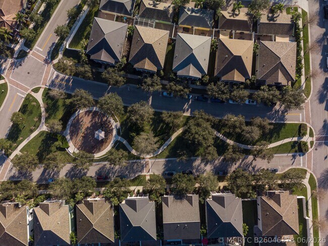 Building Photo - 2758 Avalon Way
