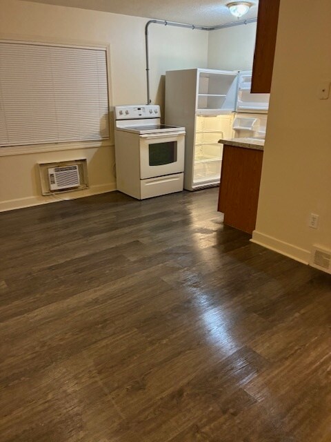 Building Photo - 5808 Stieren Dr