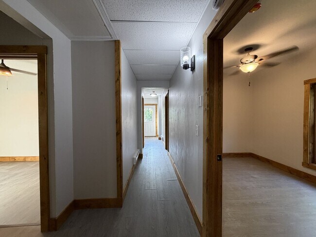 Building Photo - 317 Earl St