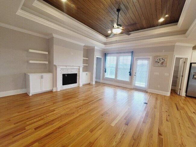 Building Photo - 2385 Sweet Valley Hts